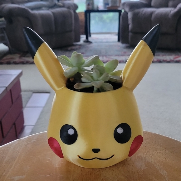 Yellow Pikachu planter - Picture 8 of 9